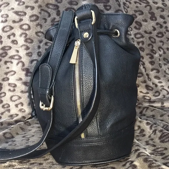 HEYS Drawstring Pebbled Bucket Bag - Picture 5 of 13